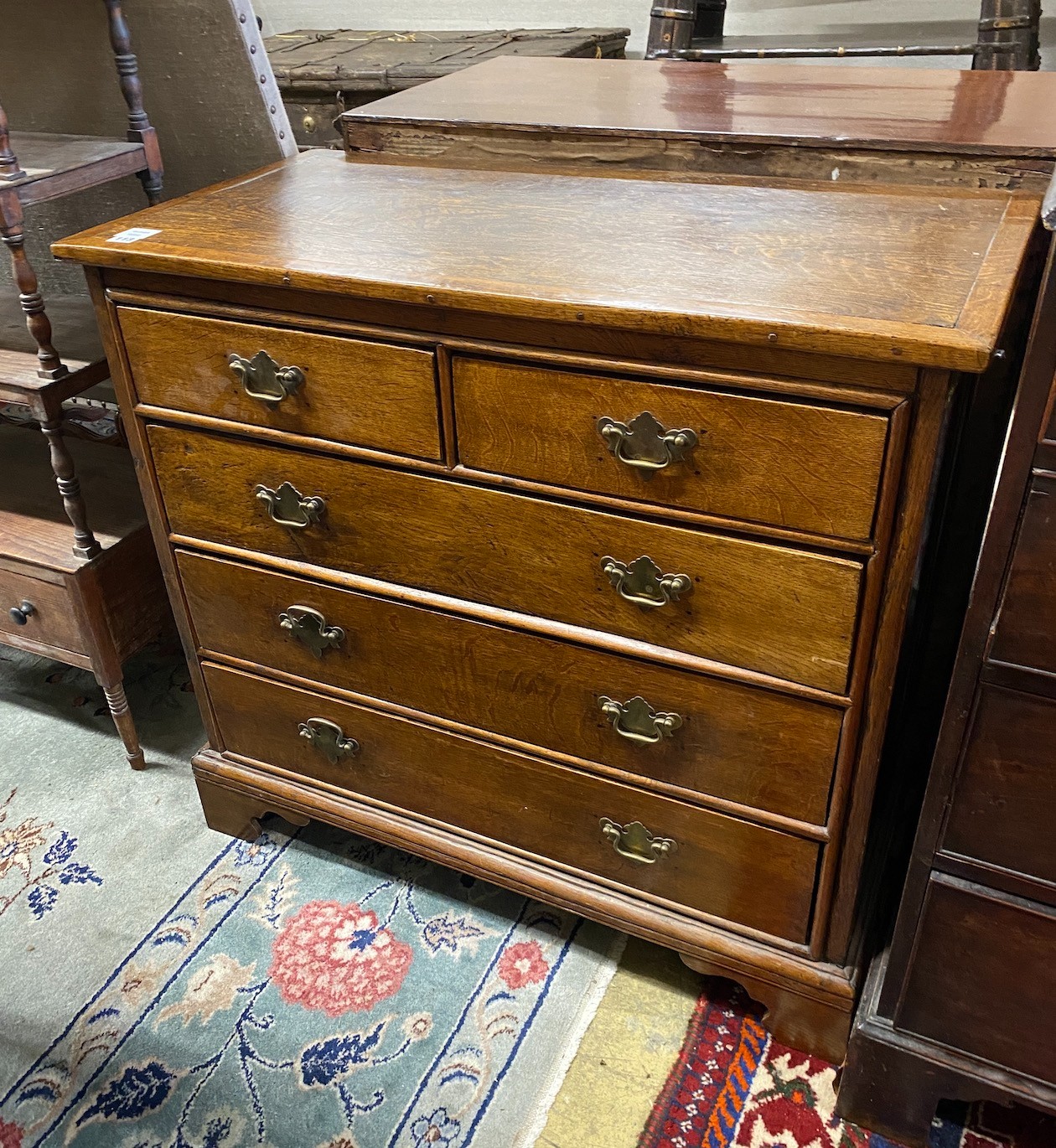 A George III oak chest of drawers, width 94cm, depth 48cm, height 87cm